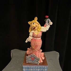 Disney Traditions Showcase Collection Miss Piggy Figurine